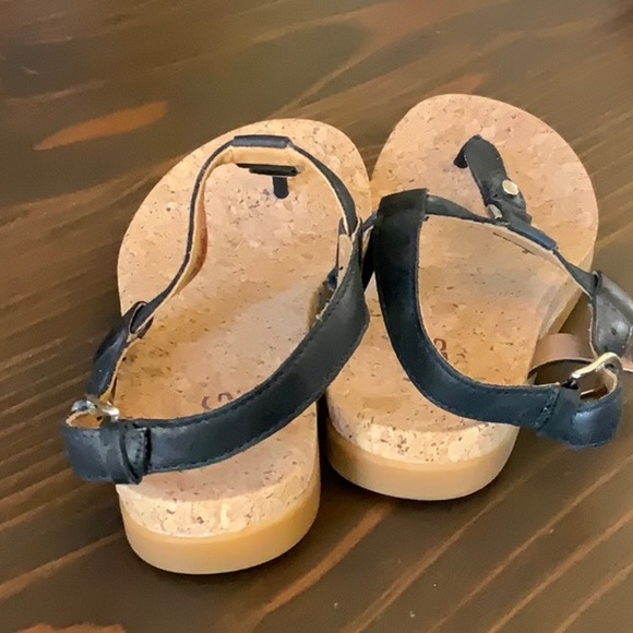 Ugg Sandals - Picture 4 of 6